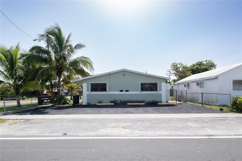 For Sale: $550,000 (4 beds, 2 baths, 2192 Square Feet)