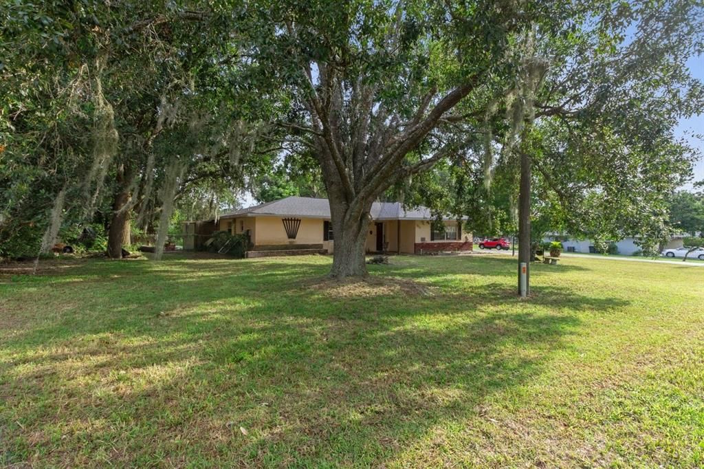 For Sale: $250,000 (3 beds, 2 baths, 1694 Square Feet)