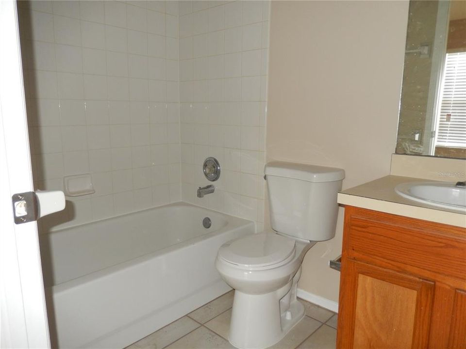 For Sale: $208,900 (2 beds, 2 baths, 1110 Square Feet)