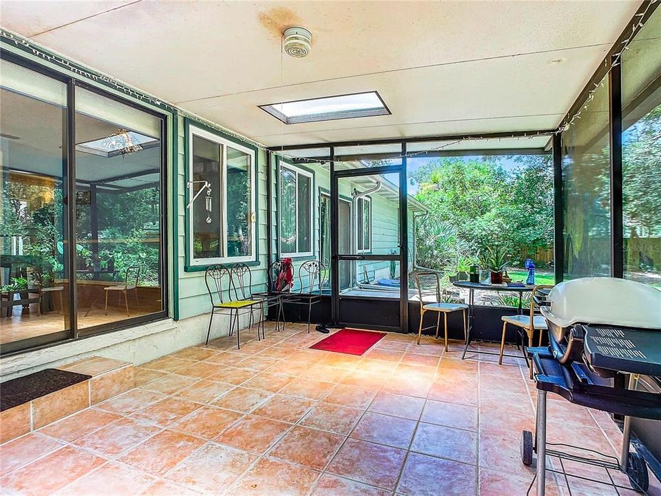 En Venta: $357,000 (3 camas, 2 baños, 1855 Pies cuadrados)