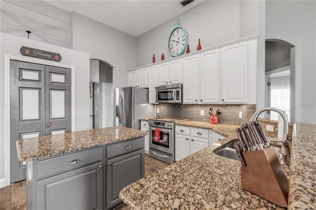 Active With Contract: $615,000 (4 beds, 2 baths, 2506 Square Feet)