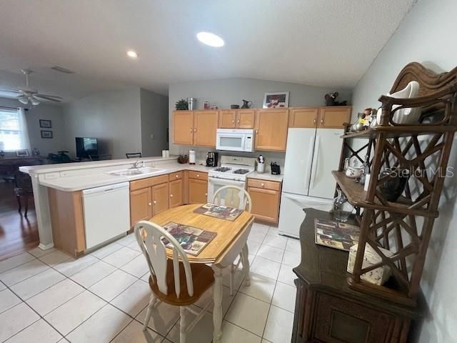 For Rent: $2,200 (2 beds, 2 baths, 1156 Square Feet)