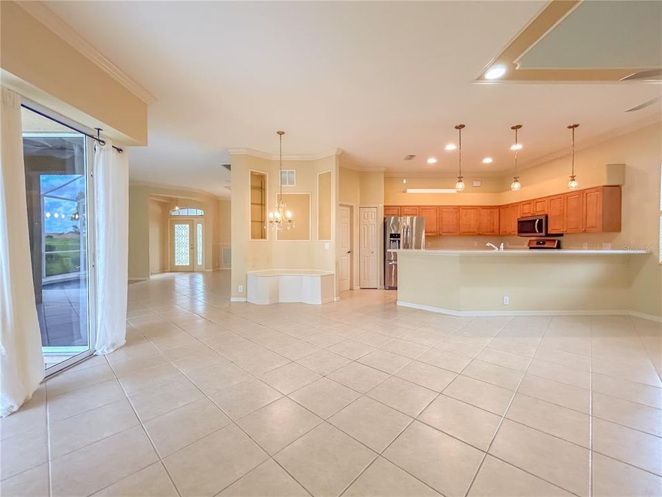 Family room/Dinette area