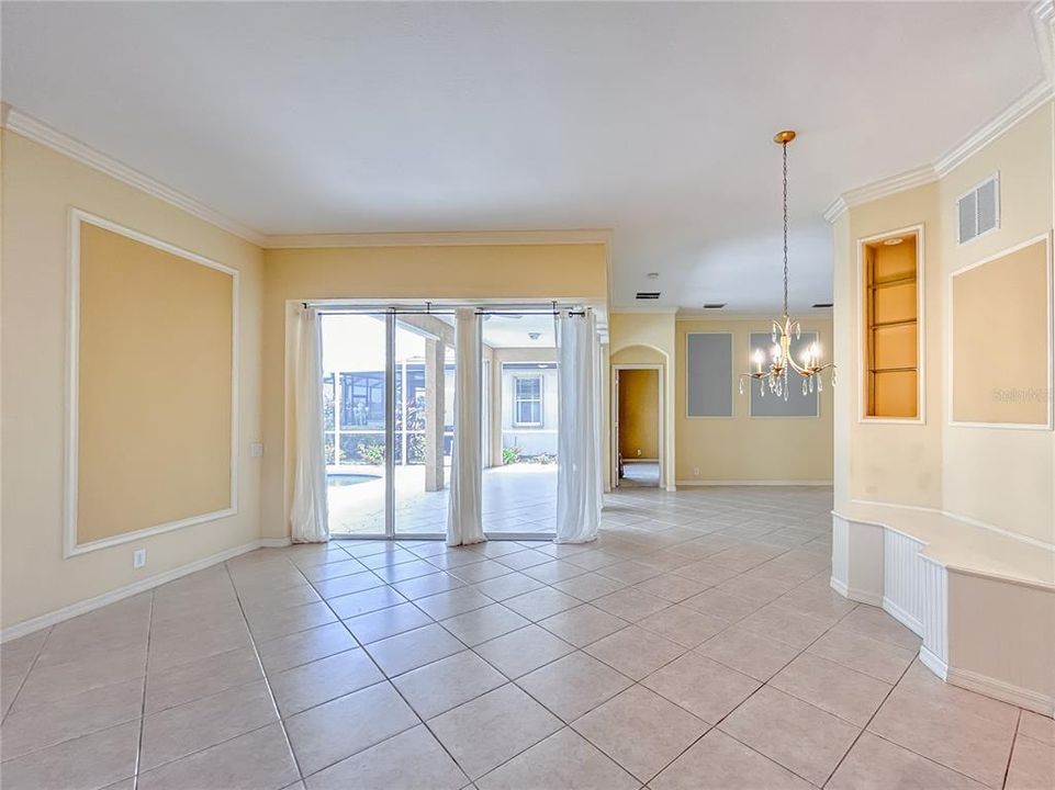 Family room/Dinette area