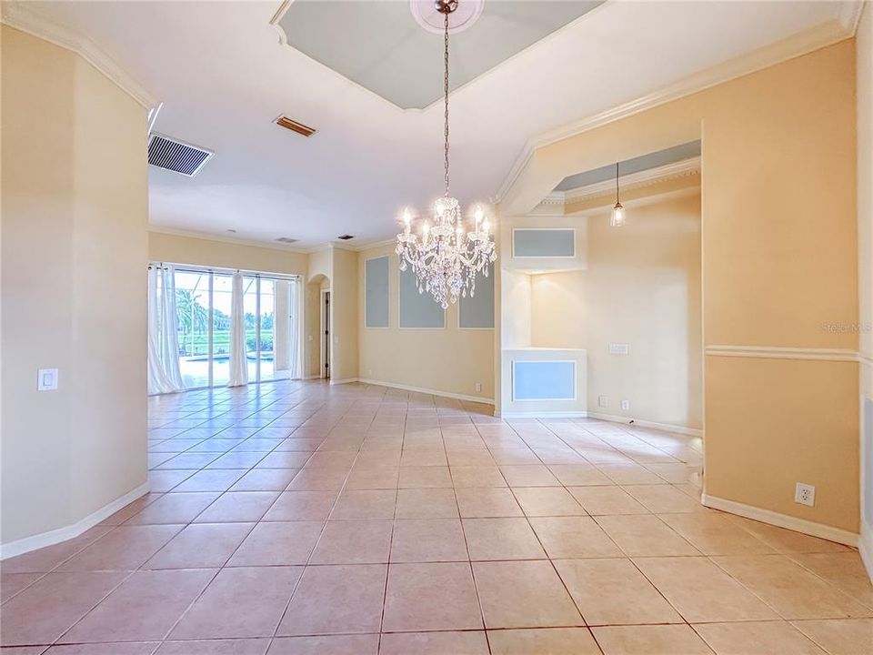 Family room/Dinette area