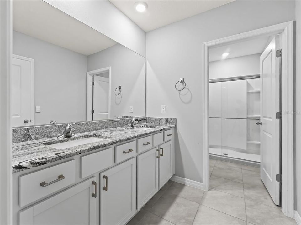 For Sale: $280,000 (3 beds, 2 baths, 1812 Square Feet)