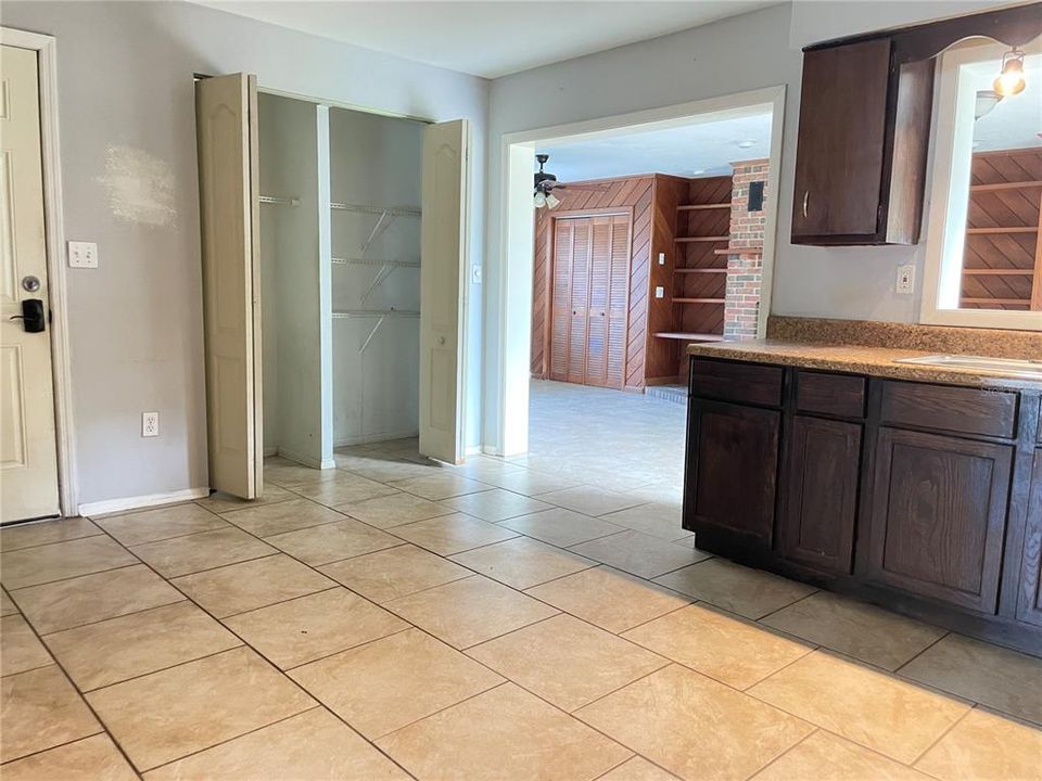 Kitchen. Door entry from exterior carport.