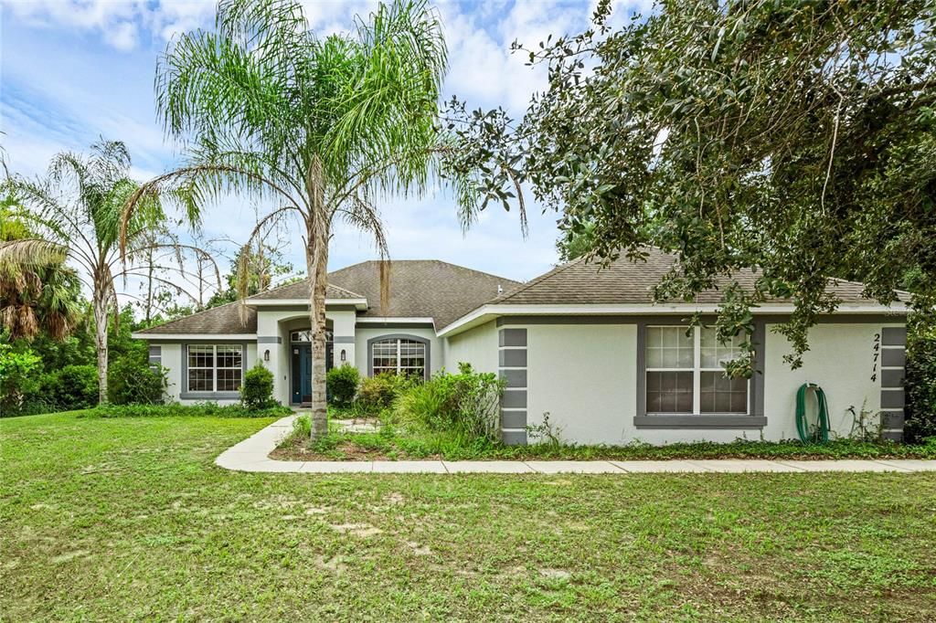 Welcome to 24714 Martin Street, Eustis