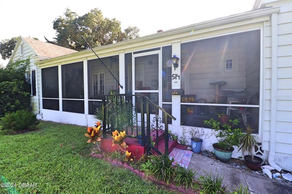 Active With Contract: $550,000 (4 beds, 2 baths, 1812 Square Feet)