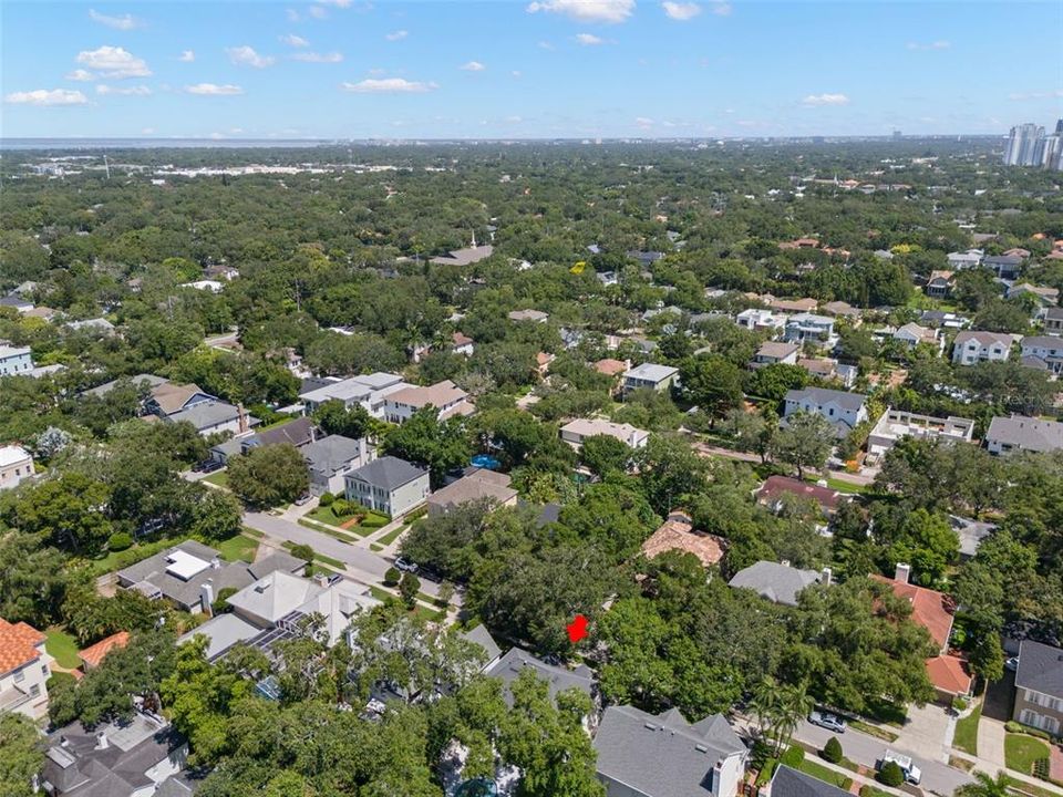 Active With Contract: $2,250,000 (4 beds, 3 baths, 3044 Square Feet)