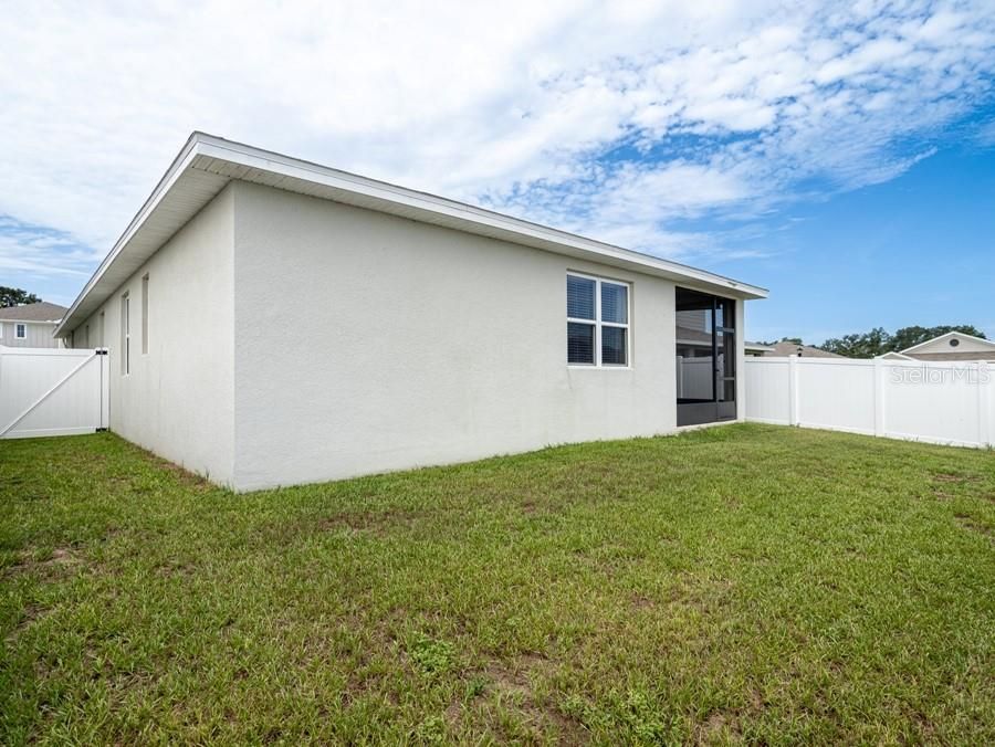 Active With Contract: $319,995 (4 beds, 2 baths, 2096 Square Feet)