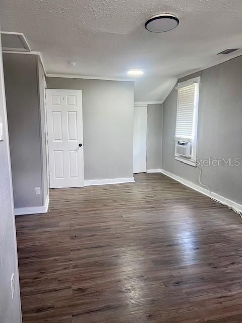 For Sale: $330,000 (3 beds, 2 baths, 1700 Square Feet)