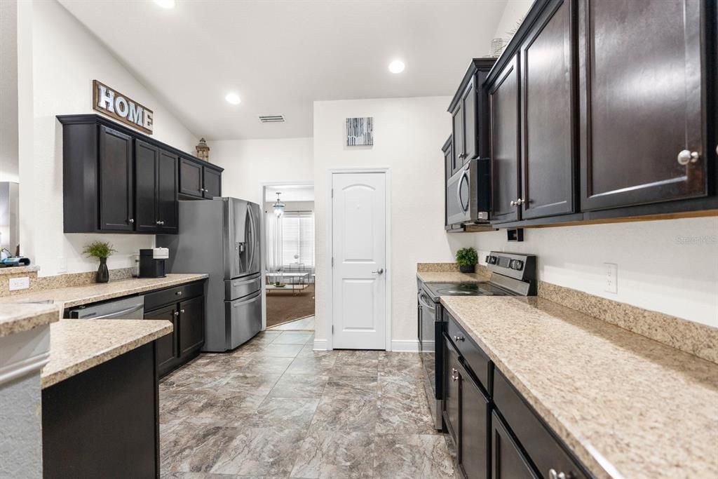 Active With Contract: $440,000 (4 beds, 2 baths, 2534 Square Feet)