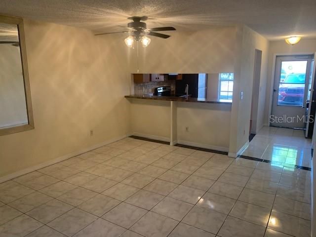 Active With Contract: $1,895 (2 beds, 2 baths, 1013 Square Feet)