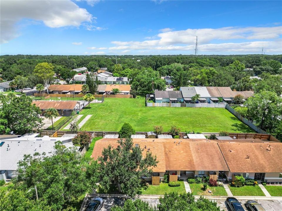 For Sale: $250,000 (3 beds, 2 baths, 984 Square Feet)