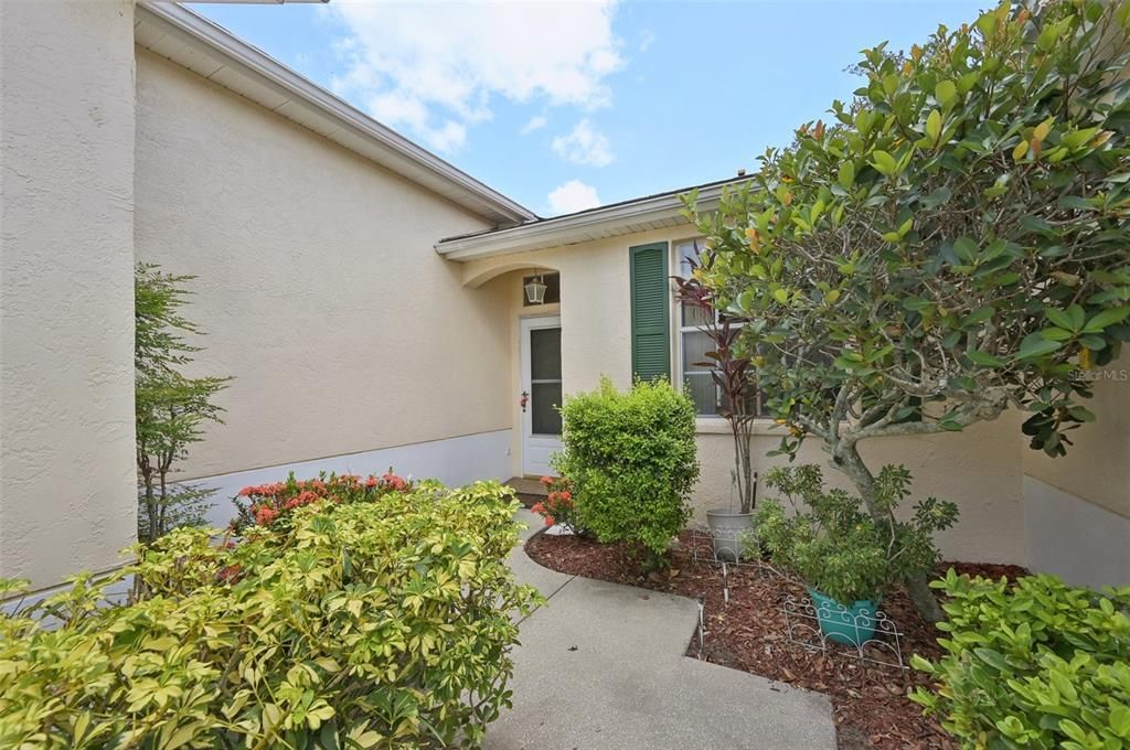 Active With Contract: $164,900 (1 beds, 1 baths, 963 Square Feet)