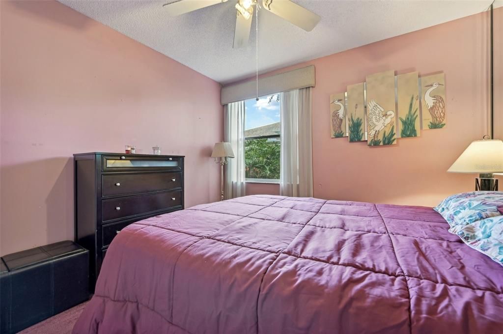 Active With Contract: $164,900 (1 beds, 1 baths, 963 Square Feet)