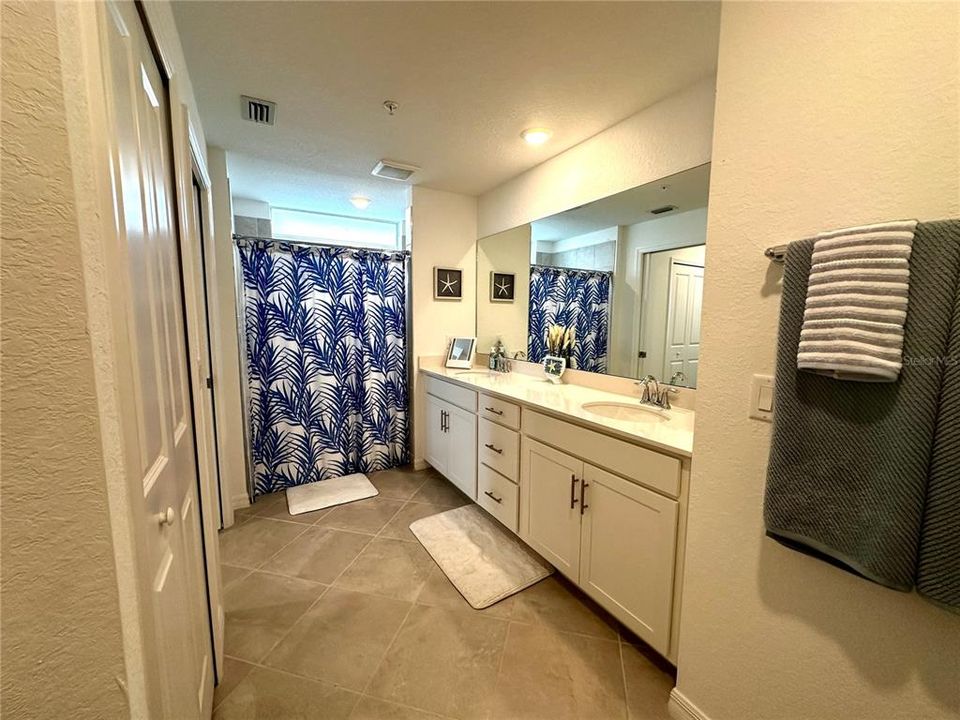 For Rent: $6,500 (2 beds, 2 baths, 1366 Square Feet)