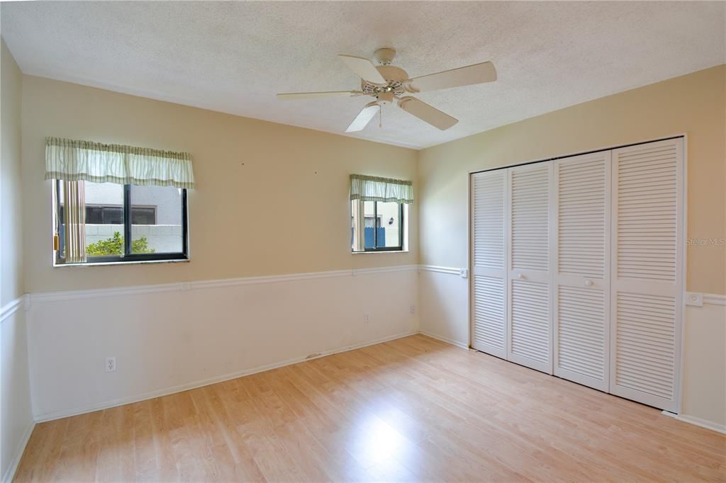 Active With Contract: $155,000 (1 beds, 1 baths, 730 Square Feet)