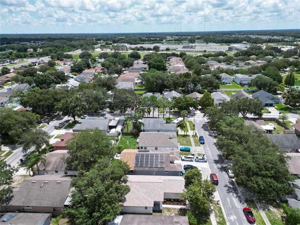 Active With Contract: $319,000 (3 beds, 2 baths, 1433 Square Feet)