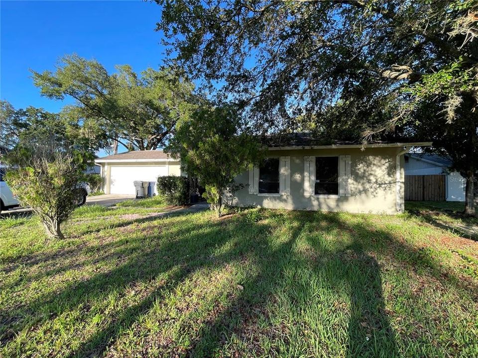 Recently Sold: $350,000 (4 beds, 2 baths, 1900 Square Feet)