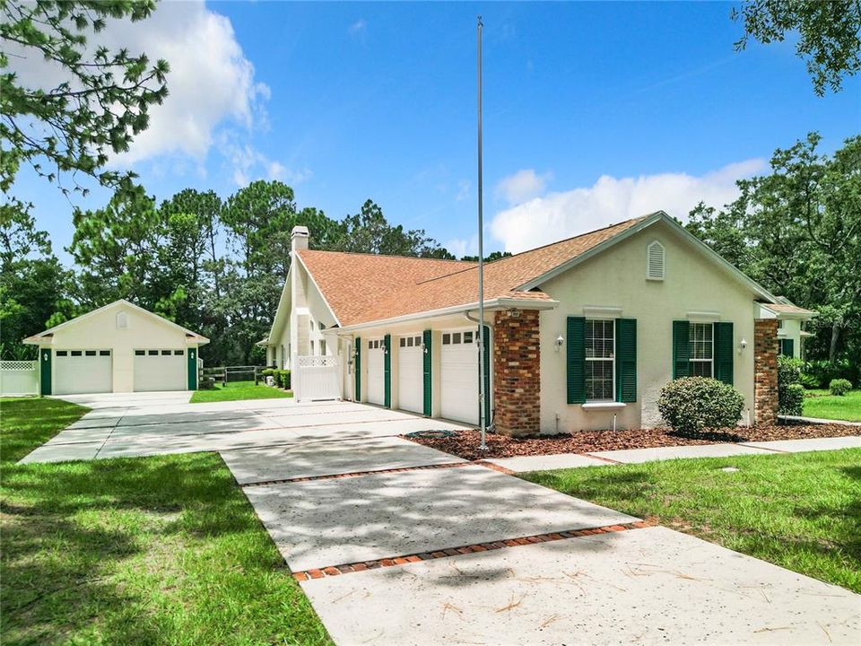 For Sale: $697,000 (3 beds, 3 baths, 3443 Square Feet)