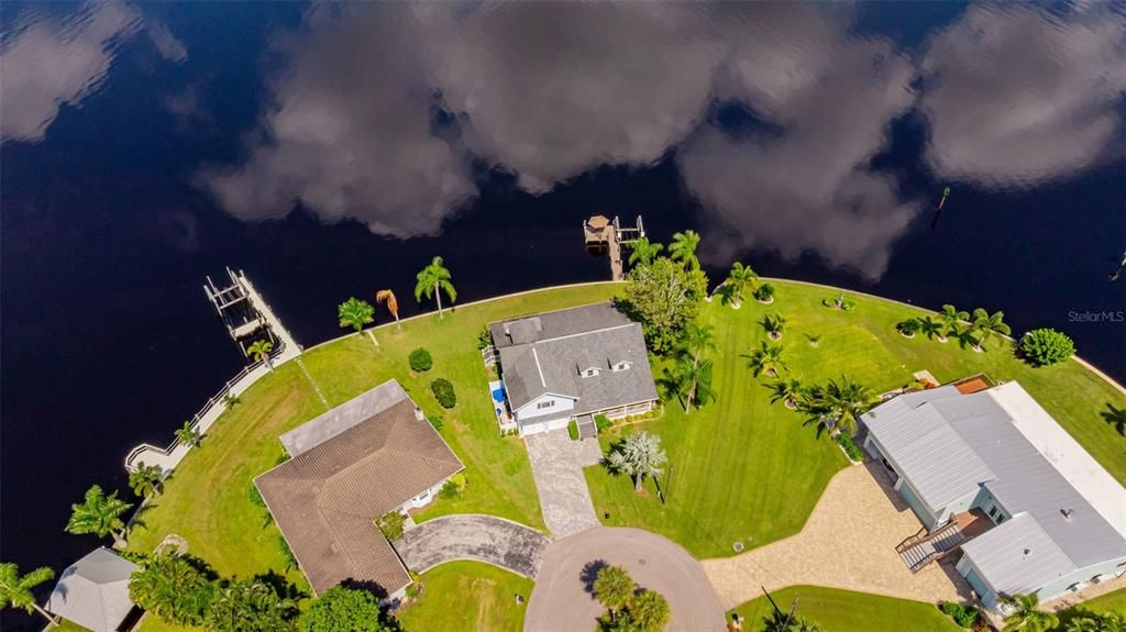 For Sale: $989,000 (3 beds, 3 baths, 2733 Square Feet)