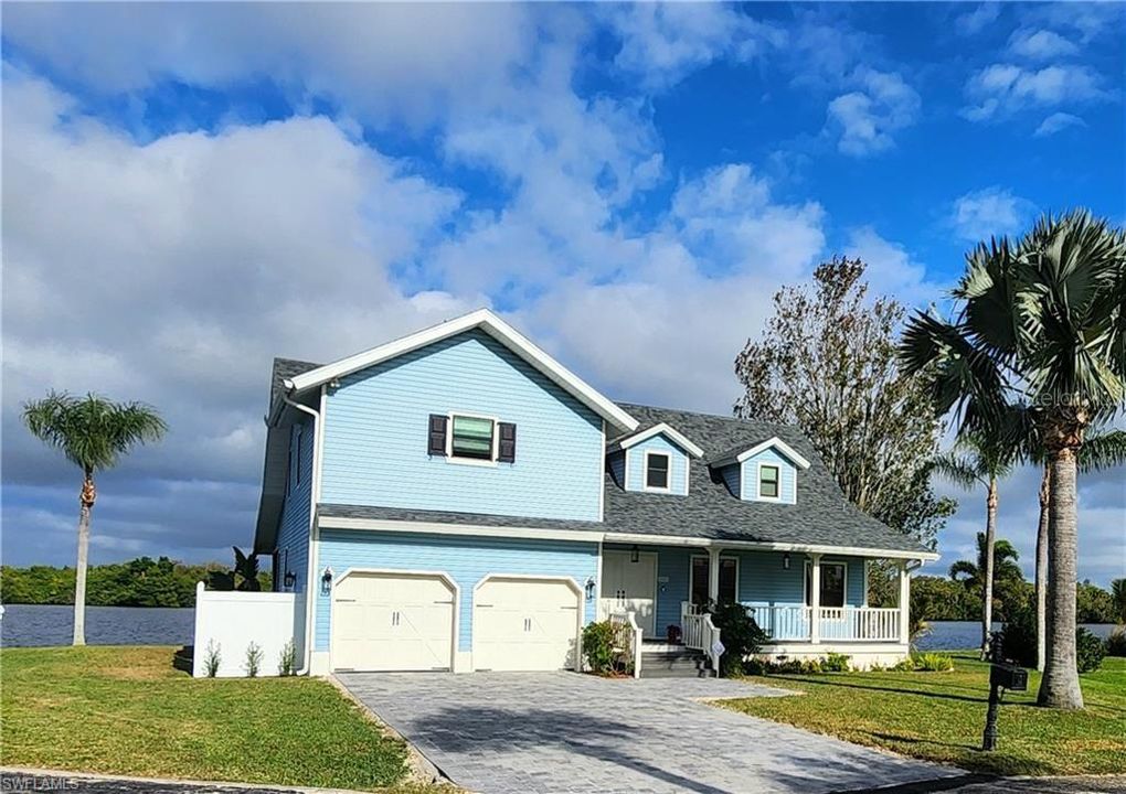 For Sale: $995,000 (3 beds, 3 baths, 2733 Square Feet)