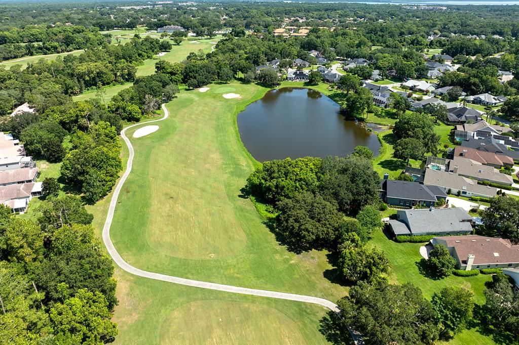 Exquisite grounds surround this community. Enjoy the Tuscawilla Golf and Country club near by.