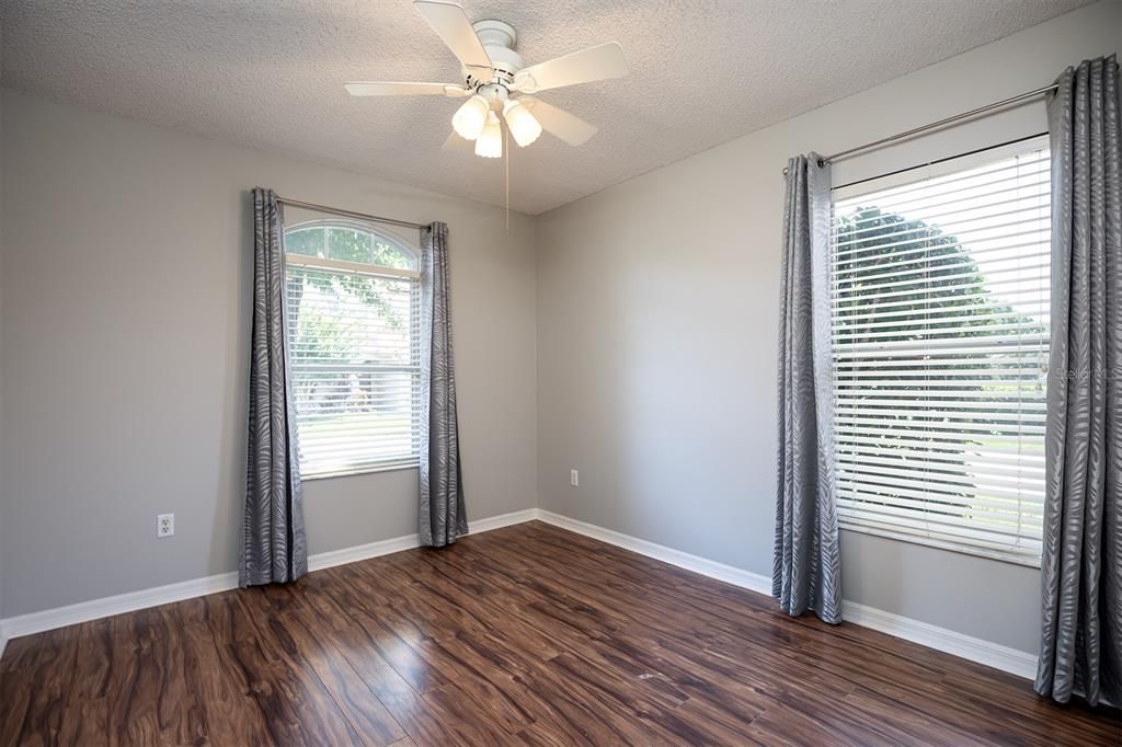 Bedroom 3 has lots of natural light, roomy closet, laminate flooring and ready for moving in.