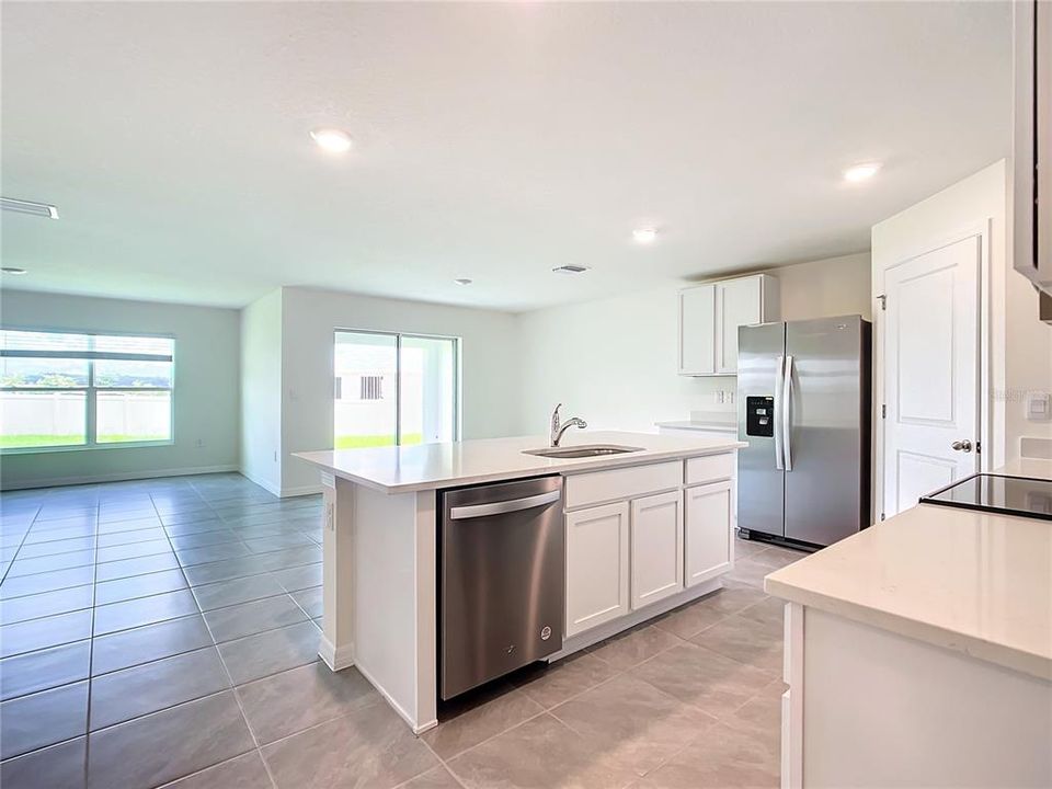 Active With Contract: $1,999 (4 beds, 2 baths, 1828 Square Feet)