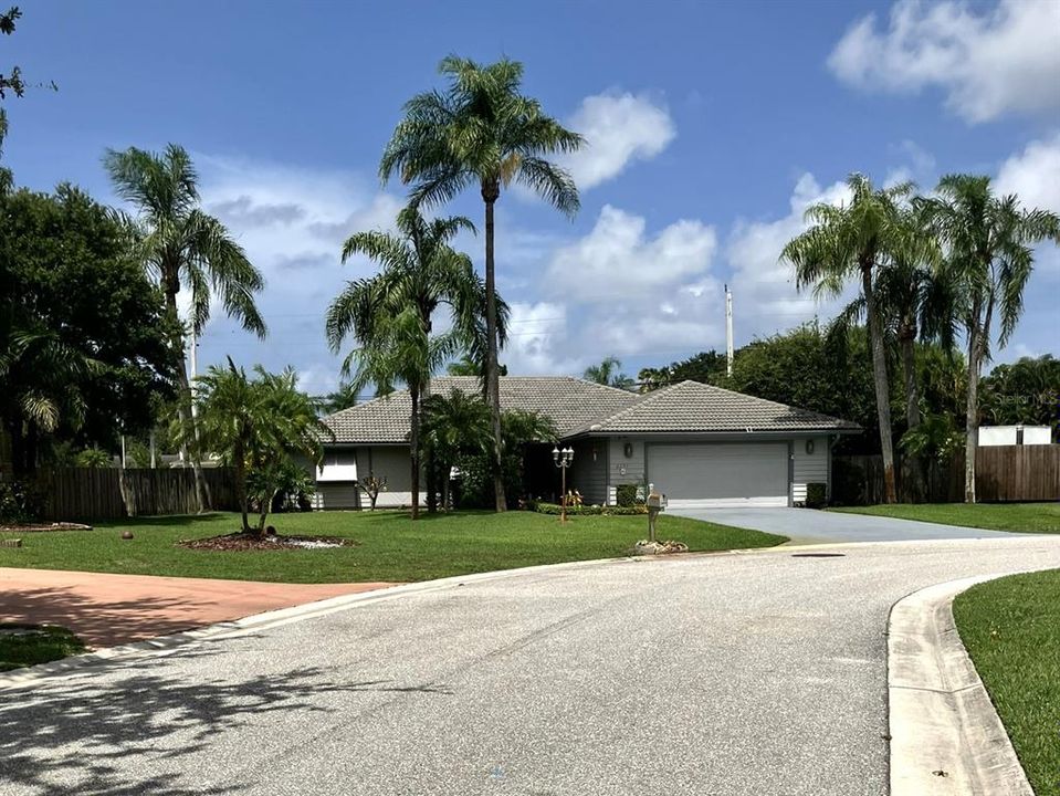 For Sale: $750,000 (3 beds, 2 baths, 2194 Square Feet)