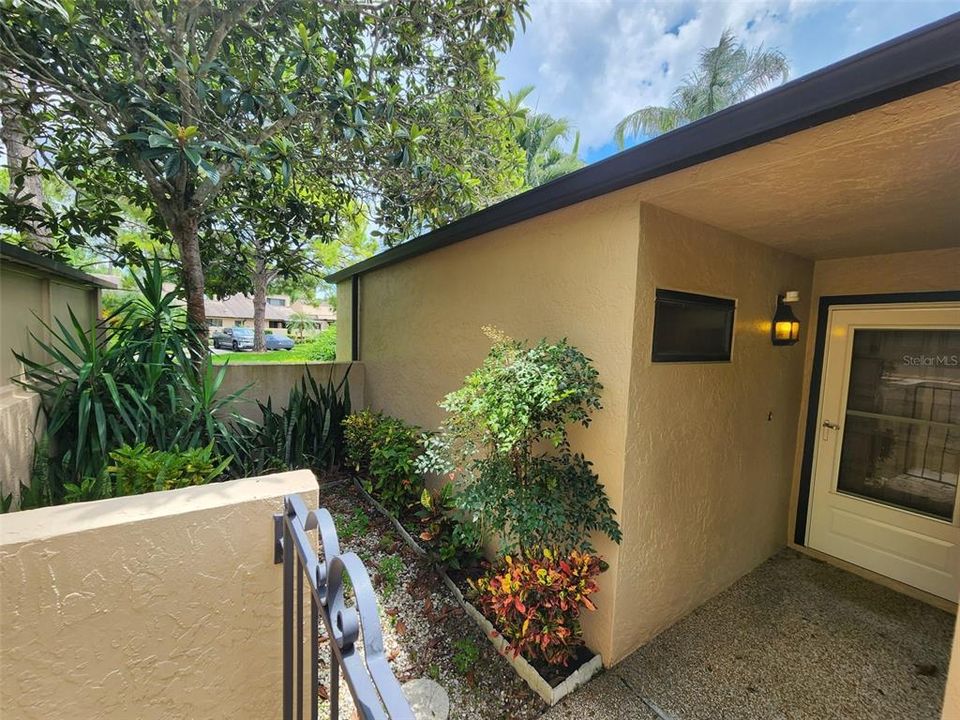 entrance courtyard patio