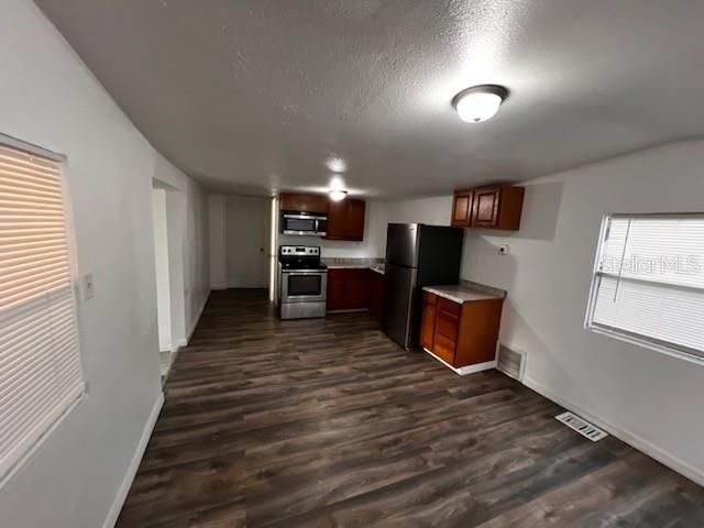 For Rent: $1,200 (2 beds, 2 baths, 600 Square Feet)