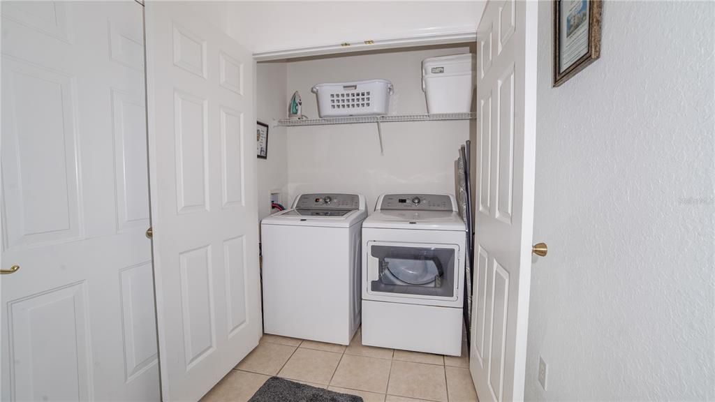 For Sale: $281,500 (2 beds, 2 baths, 1081 Square Feet)