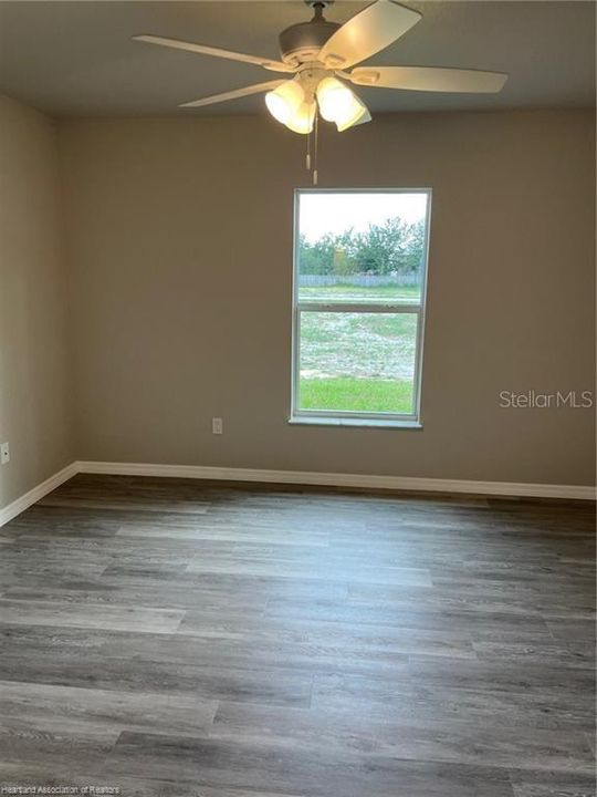 Active With Contract: $264,900 (3 beds, 2 baths, 1220 Square Feet)