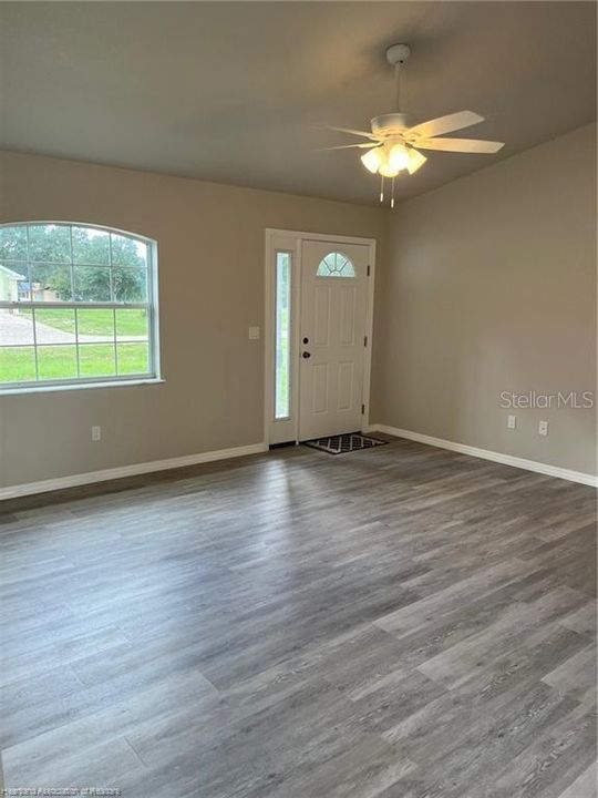 Active With Contract: $264,900 (3 beds, 2 baths, 1220 Square Feet)