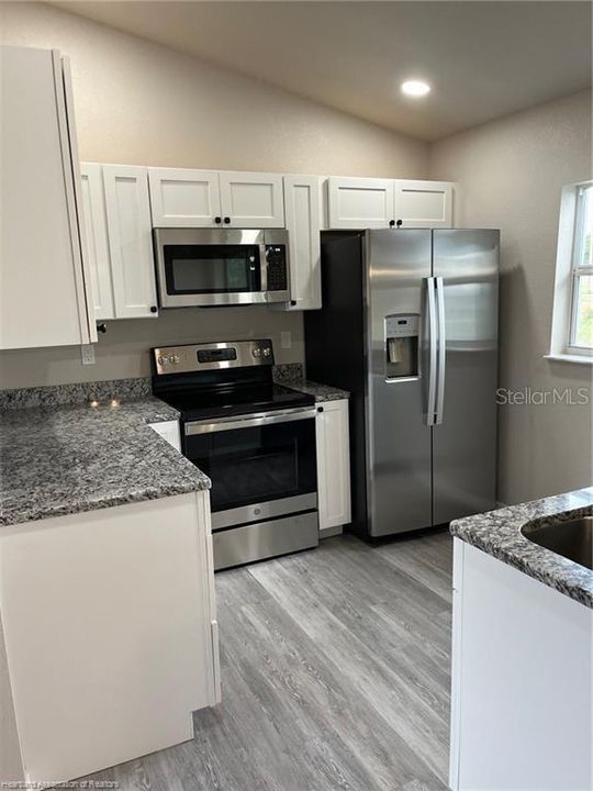 Active With Contract: $264,900 (3 beds, 2 baths, 1220 Square Feet)