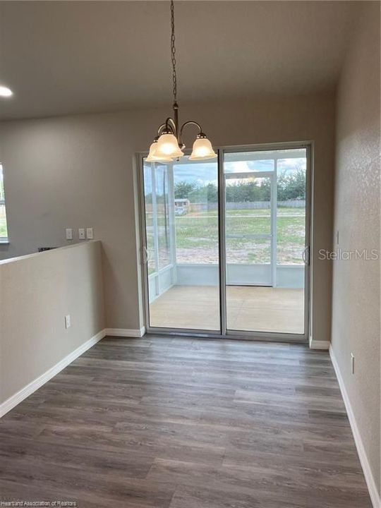 Active With Contract: $264,900 (3 beds, 2 baths, 1220 Square Feet)