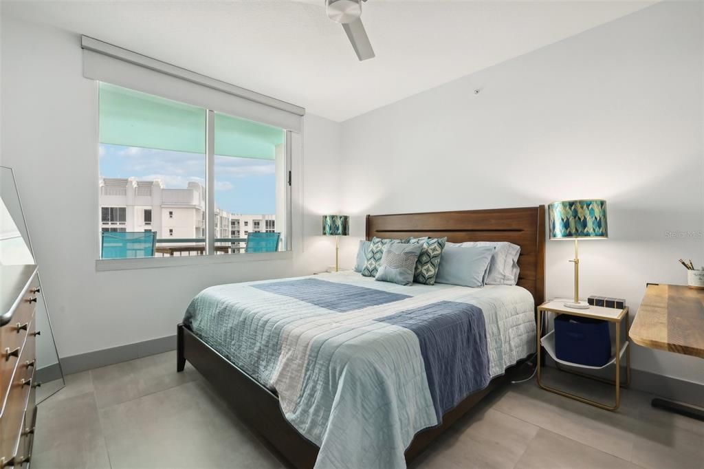 Active With Contract: $330,000 (1 beds, 1 baths, 797 Square Feet)