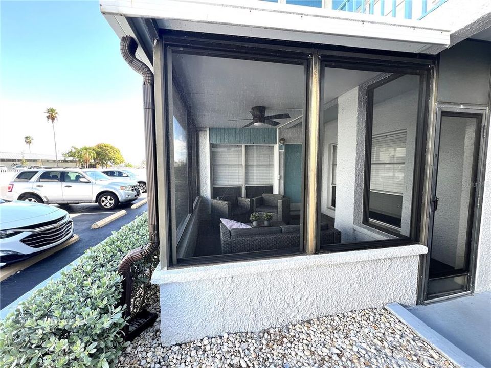 Active With Contract: $1,900 (1 beds, 1 baths, 430 Square Feet)