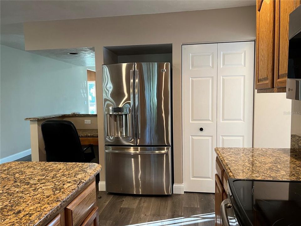 Kitchen w/Stainless Appliances