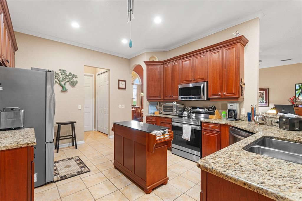 For Sale: $475,000 (3 beds, 2 baths, 2312 Square Feet)