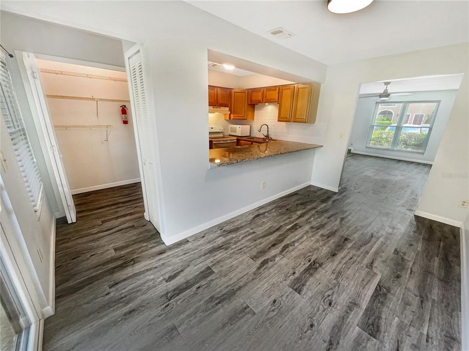 For Sale: $256,000 (2 beds, 2 baths, 1156 Square Feet)