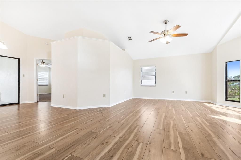 Active With Contract: $329,900 (2 beds, 2 baths, 1377 Square Feet)