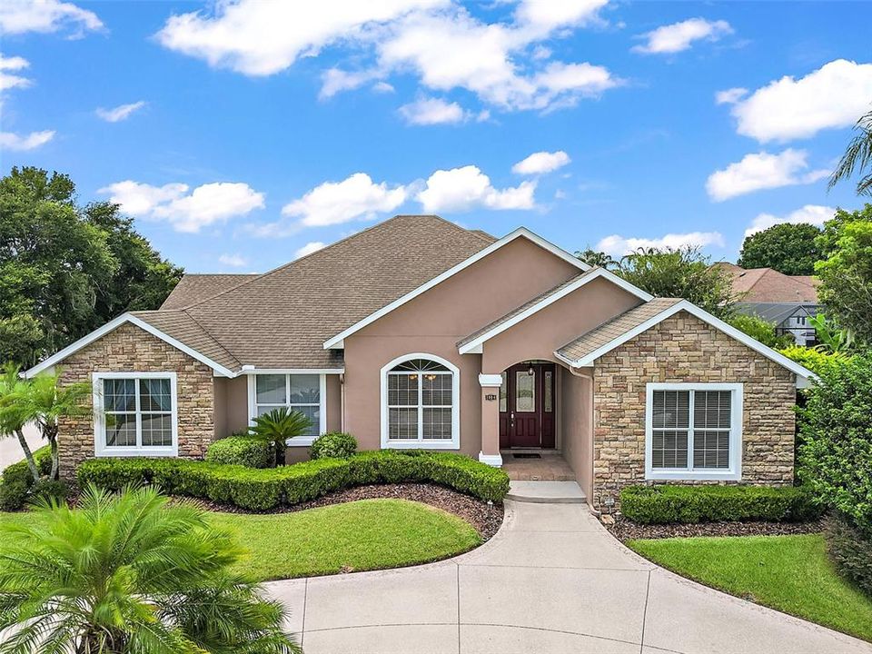 Beautiful curb appeal!