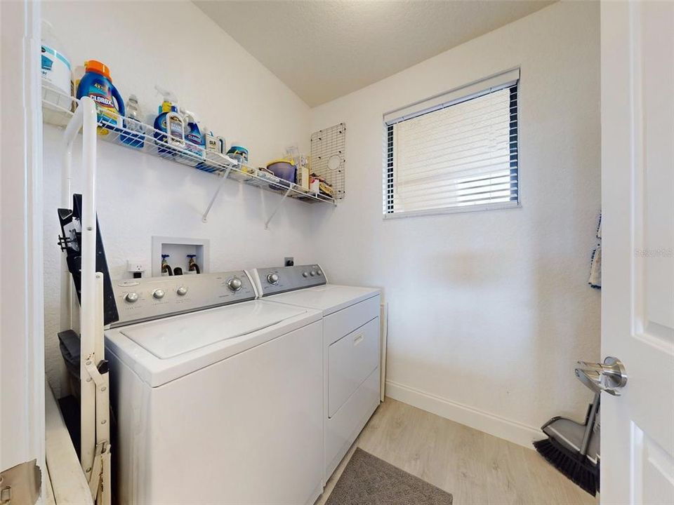 Recently Rented: $3,500 (2 beds, 2 baths, 1454 Square Feet)