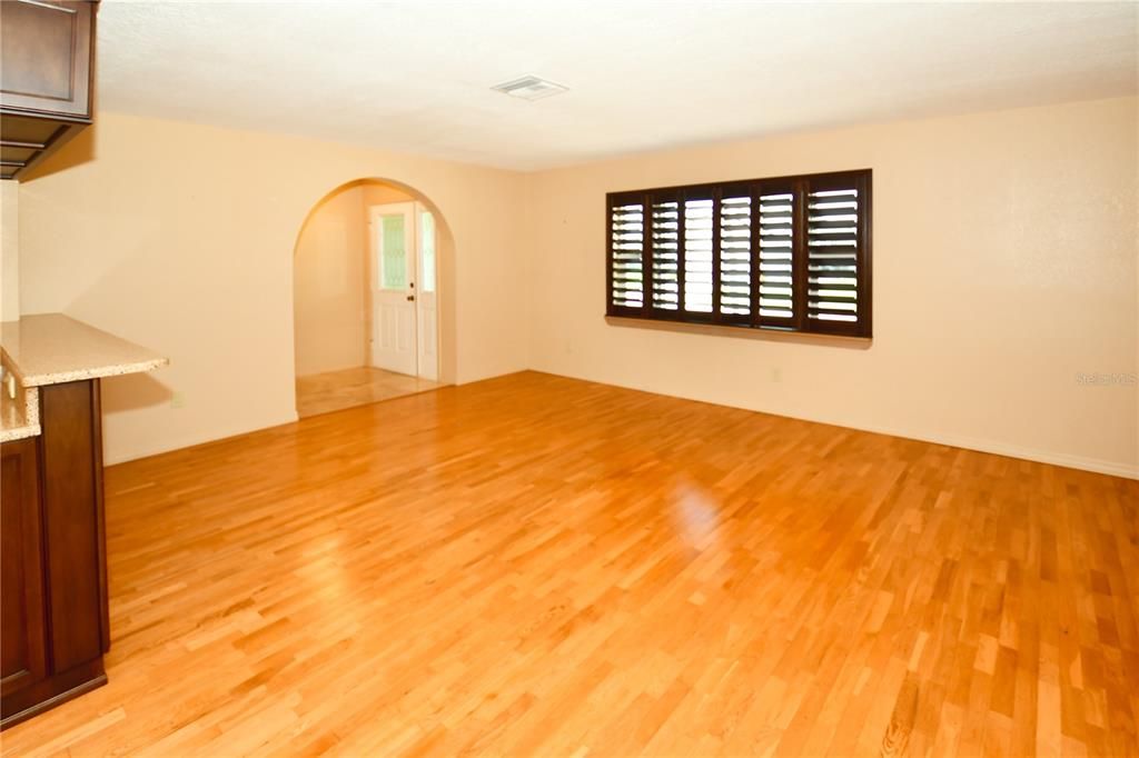 For Sale: $574,500 (3 beds, 2 baths, 1782 Square Feet)