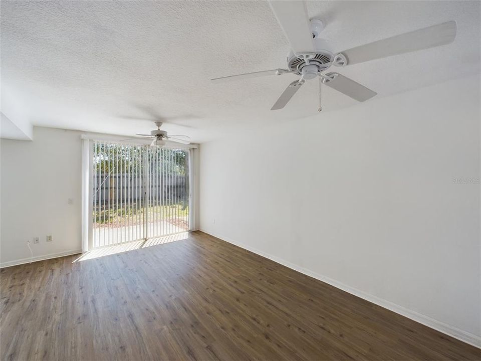 For Rent: $1,600 (3 beds, 2 baths, 1300 Square Feet)