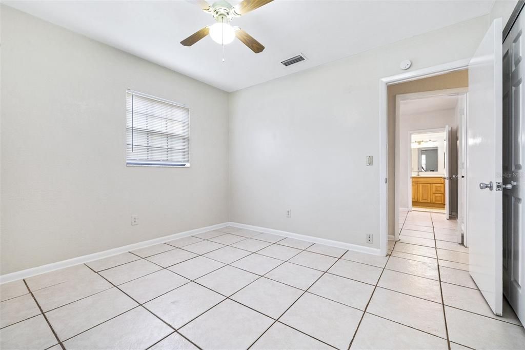 Active With Contract: $284,900 (3 beds, 2 baths, 1200 Square Feet)